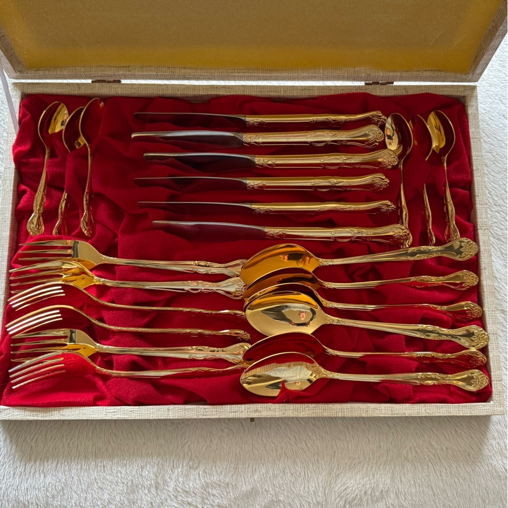 Elegant Gold Plated Cutlery Set